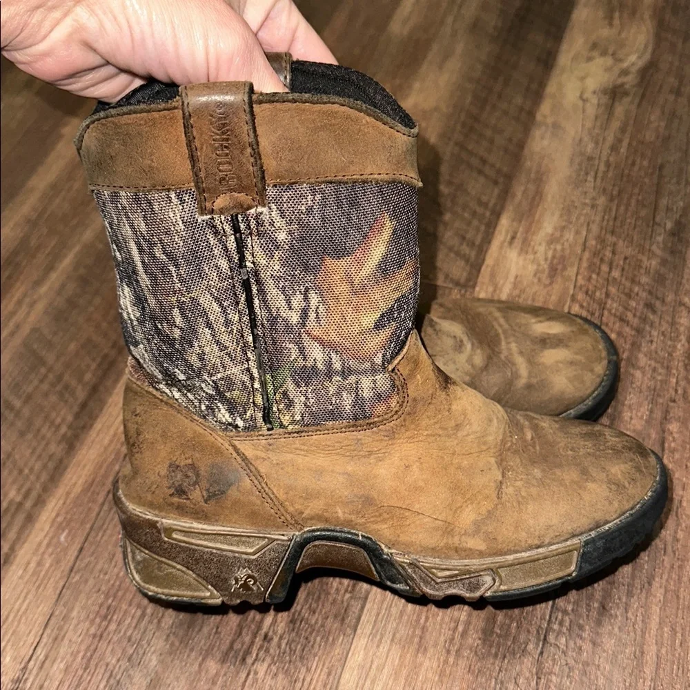 Youth Rocky Boots Pink Camo size 1